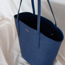 Load image into Gallery viewer, Sac vegan cabas bleu marine