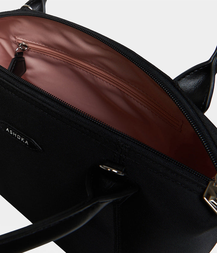 Sac à main vegan pour femme Pretty Apple Skin et Nylon recyclé noir sans cuir, éthique, écoresponsable, écologique, recyclé et sans cruauté