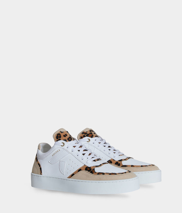 Sneaker Mateo Basse biosourcée &amp; recyclée Léopard 3/4 face - tennis éthique, écoresponsable et vegan