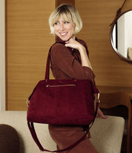 Load image into Gallery viewer, Sac Cabas Mia bordeaux vegan éthique et éco-responsable - Haute Maroquinerie vegan