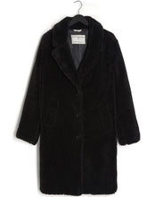 Charger l&#39;image dans la galerie, Recycled Teddy Coat
