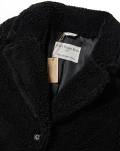 Charger l&#39;image dans la galerie, Recycled Teddy Coat
