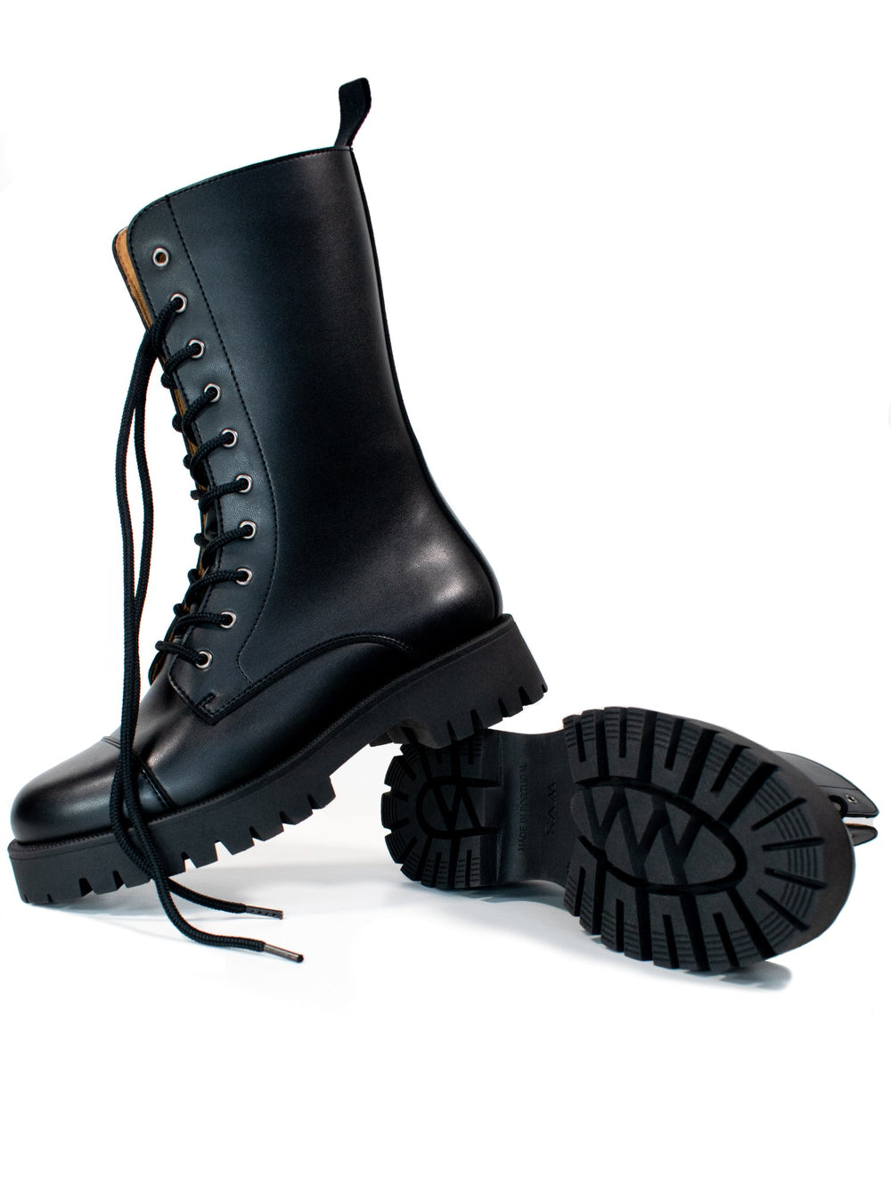 Bottines noires vegan à lacets montantes