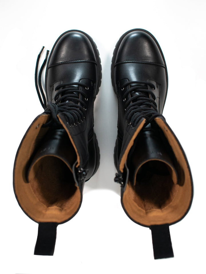 Bottines noires vegan à lacets montantes