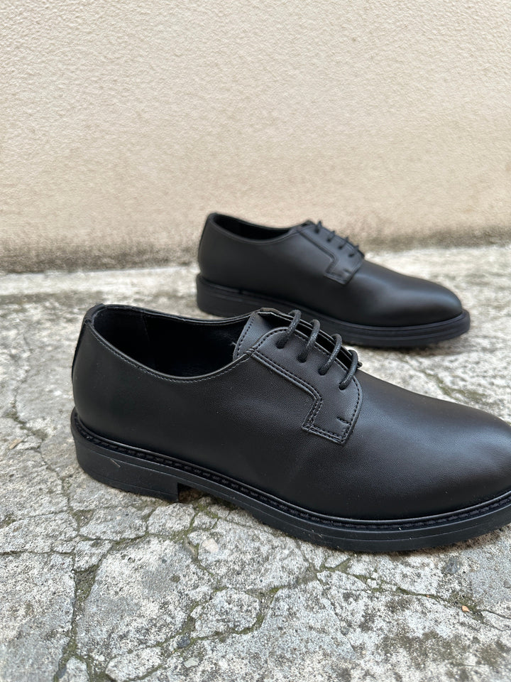 derbies eco-responsables et vegan noires femme