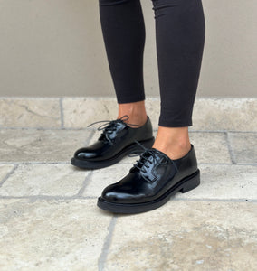 derbies vegan noir brillant femme