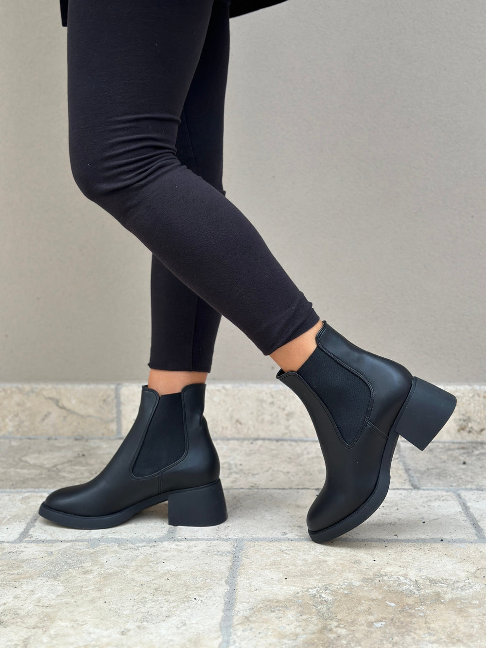 bottines noires vegan élégantes