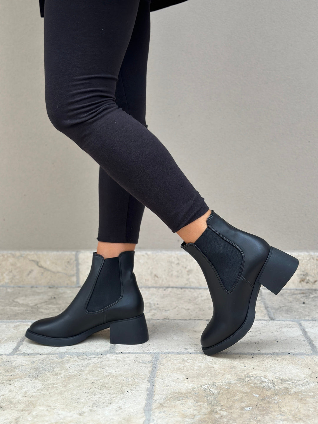 bottines noires vegan élégantes