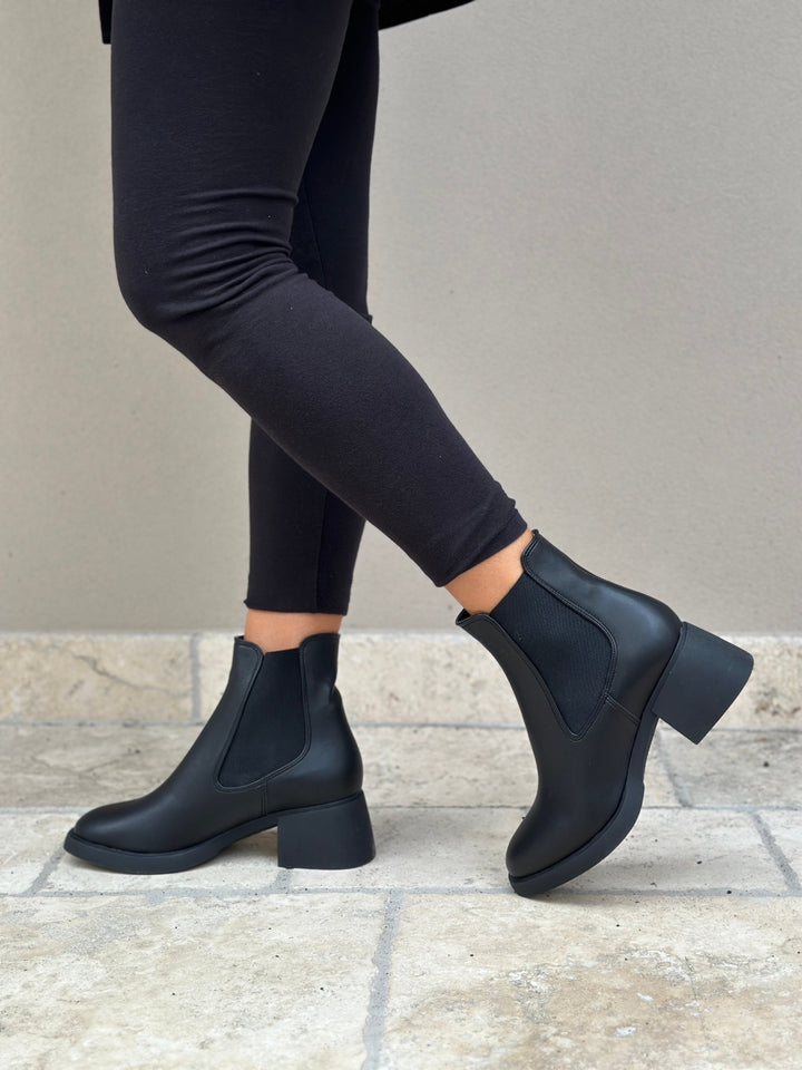 bottines noires vegan élégantes