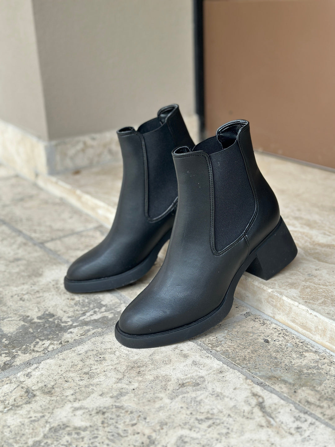 bottines noires vegan élégantes