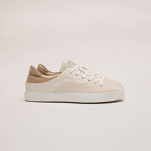 Load image into Gallery viewer, Basket After Surf femme en alter-cuir d&#39;ananas ivoire taupe packshot vue de profil