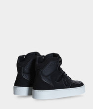 Load image into Gallery viewer, Sneaker Matéo montante biosourcée &amp; recyclée noire 3/4 arrière - Tennis éthique, écoresponsable et vegan