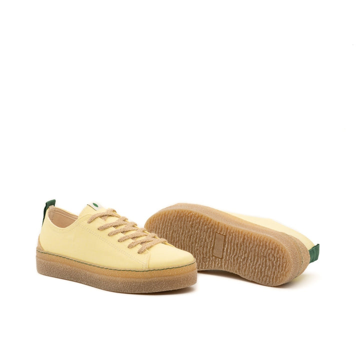 baskets vegan en toile jaune