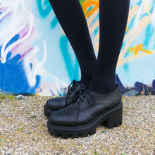 Load image into Gallery viewer, chaussure vegan à plate-forme