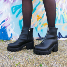 Load image into Gallery viewer, bottines vegan compensées
