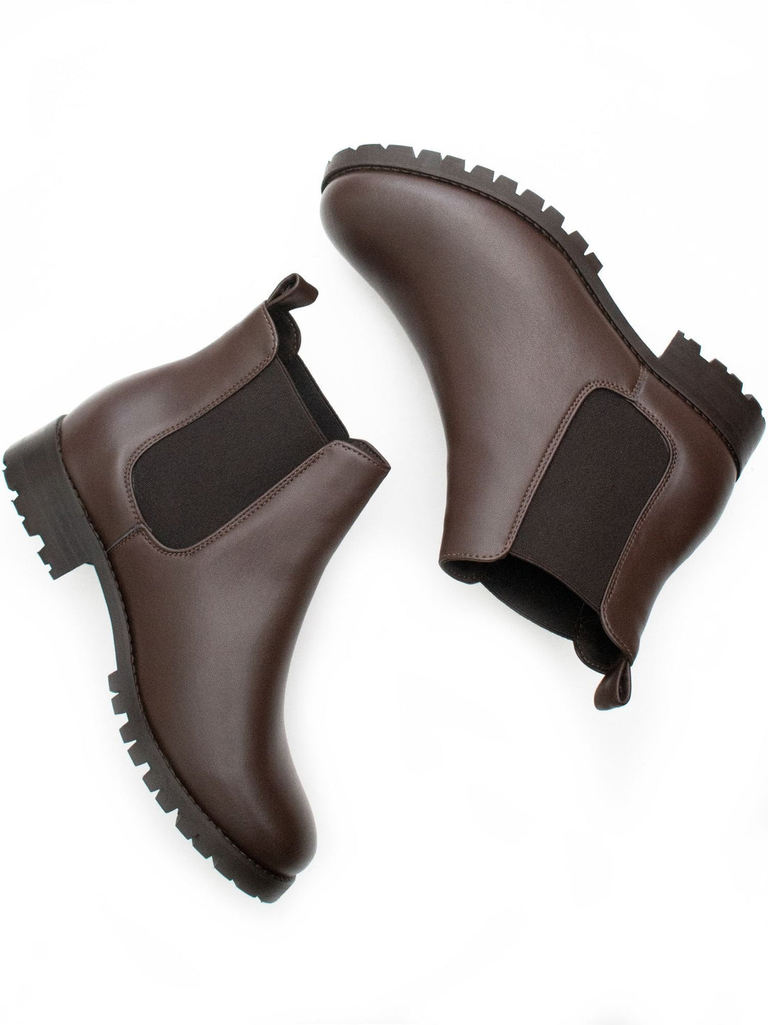 Bottines chelsea marrons avec semelle crantée
