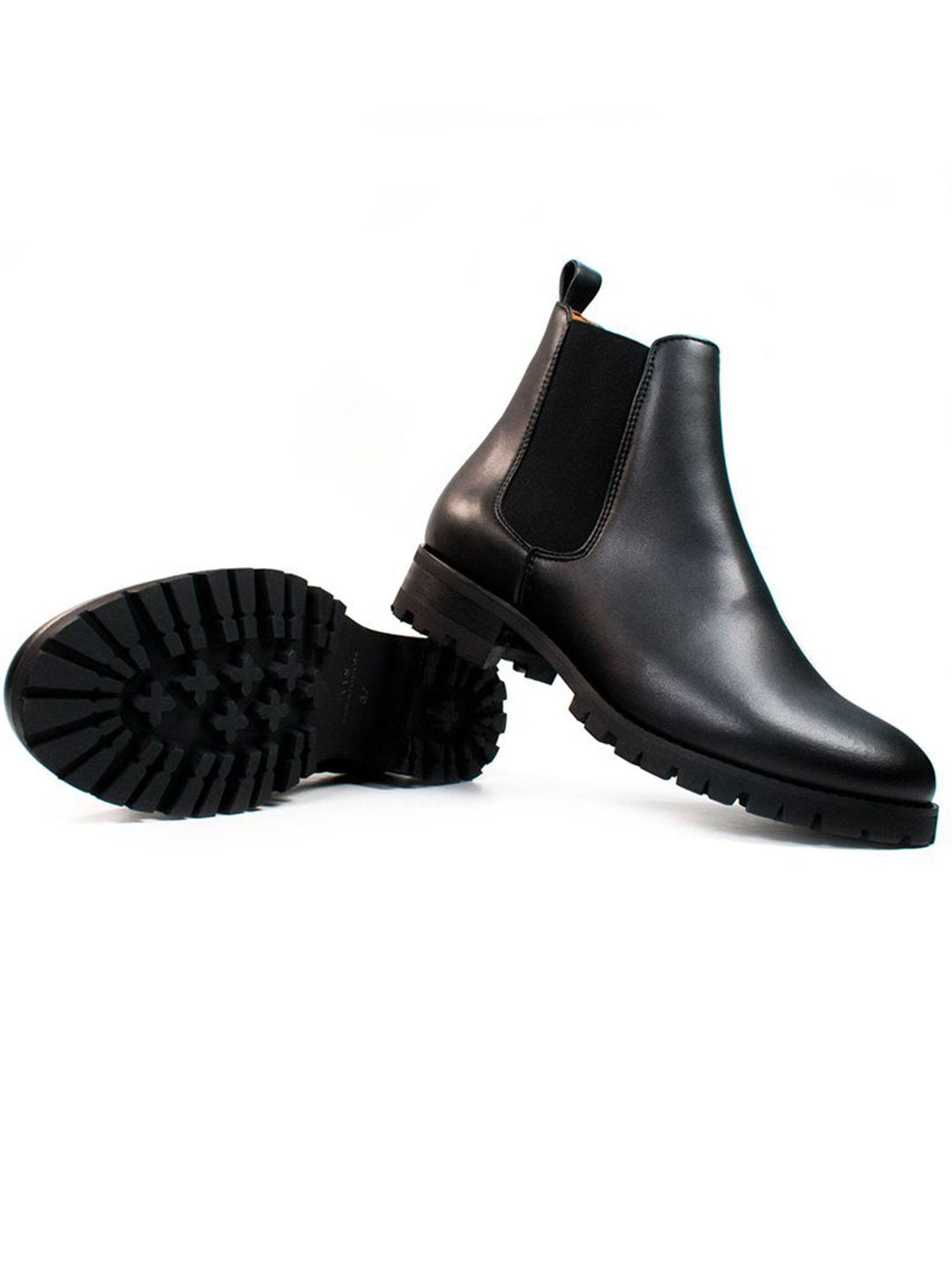 Bottines chelsea noirs avec semelle crantée