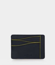 Charger l&#39;image dans la galerie, Grand porte-carte Mylo™️ jaune en mycélium, structure souterraine des champignons - éthique, écoresponsable, écologique, durable et sans cruauté