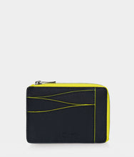 Load image into Gallery viewer, Grand porte-carte zippé Mylo™️ jaune en mycélium, structure souterraine des champignons - éthique, écoresponsable, écologique, durable et sans cruauté