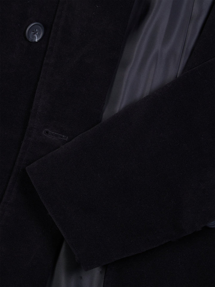 manteau noir éthique