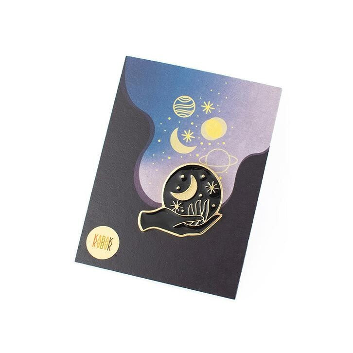 pin's lune pendant la nuit