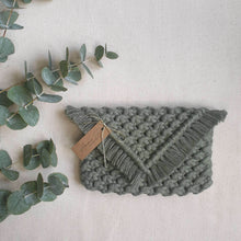 Charger l&#39;image dans la galerie, Pochette macramé