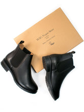Load image into Gallery viewer, Vegan Women&#39;s Luxe Smart Chelsea Boots | Will&#39;s Vegan Store
