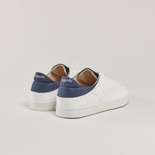 Load image into Gallery viewer, Sneakers femme after surf en raisin couleur blanc bleu en vue packshot de derrière