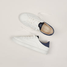 Load image into Gallery viewer, Sneakers femme after surf en raisin couleur blanc bleu en vue packshot de dessus