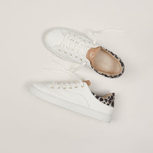 Charger l&#39;image dans la galerie, Sneakers femme after surf en raisin couleur blanc léopard en vue packshot de dessus