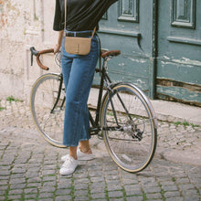 Load image into Gallery viewer, Baskets sneakers femme After Surf Raisin Blanc Terracotta, vue plein pied
