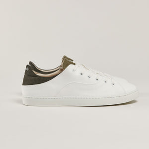 Sneakers homme after surf en raisin couleur blanc et kaki en packshot en vue de côté