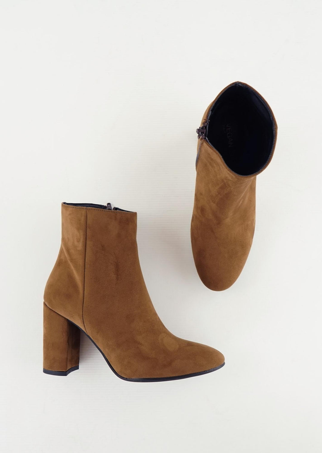 Bottines vegan à talons en suede marron