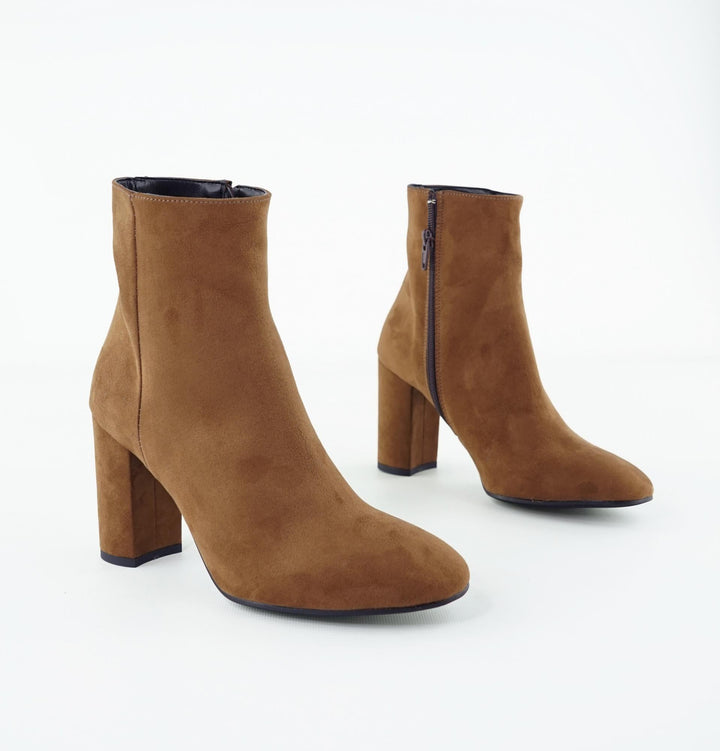 Bottines vegan à talons en suede marron