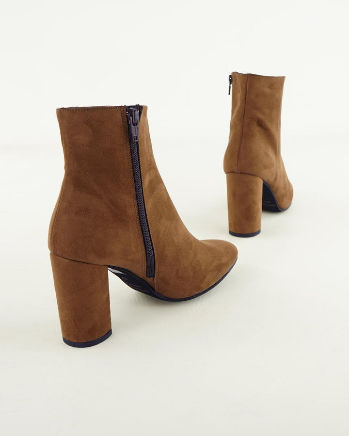 Bottines vegan à talons en suede marron