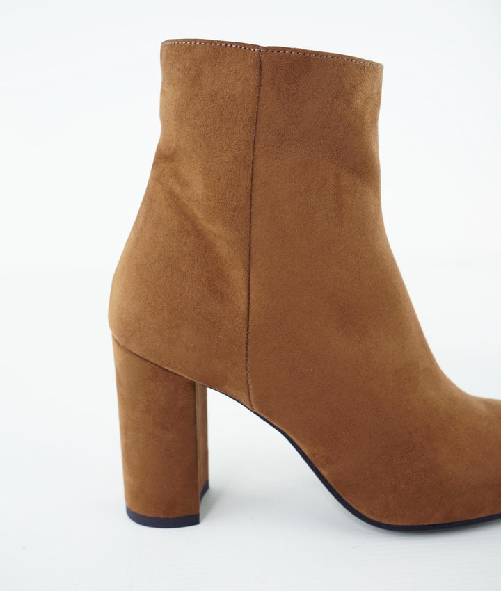 Bottines vegan à talons en suede marron