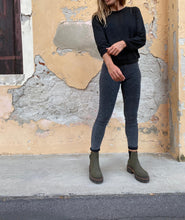Load image into Gallery viewer, bottines vegan en daim khaki