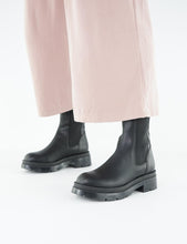 Load image into Gallery viewer, bottines vegan semelle chunky