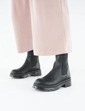 Load image into Gallery viewer, bottines vegan semelle chunky