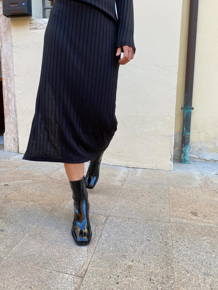 Bottines vegan noires vers à talons