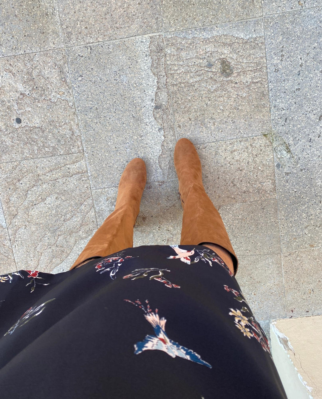 bottes à talons en daim vegan marron 