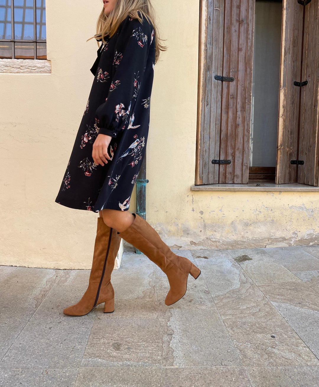 bottes à talons en daim vegan marron 