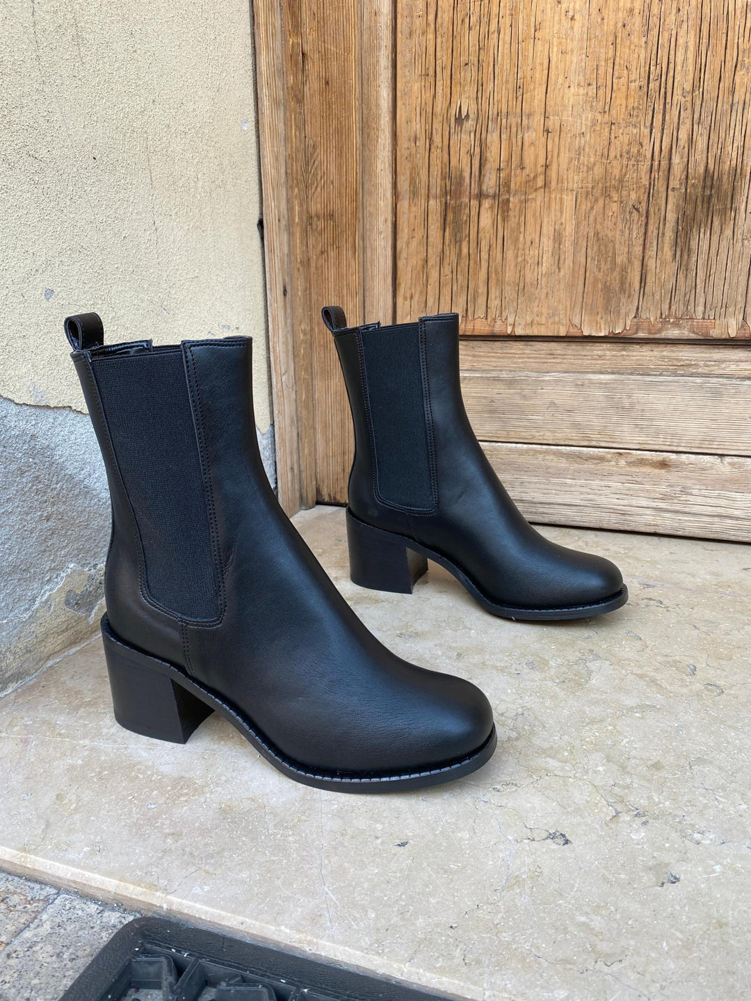 bottines noires eco responsables et vegan élégantes à talons