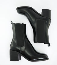 Load image into Gallery viewer, bottines vegan noires vernies à talons